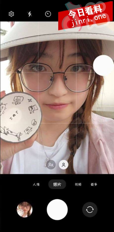 在广西柳州读大专的清纯眼镜学生妹 被学长pua去玩多人运动！！ 2.jpg